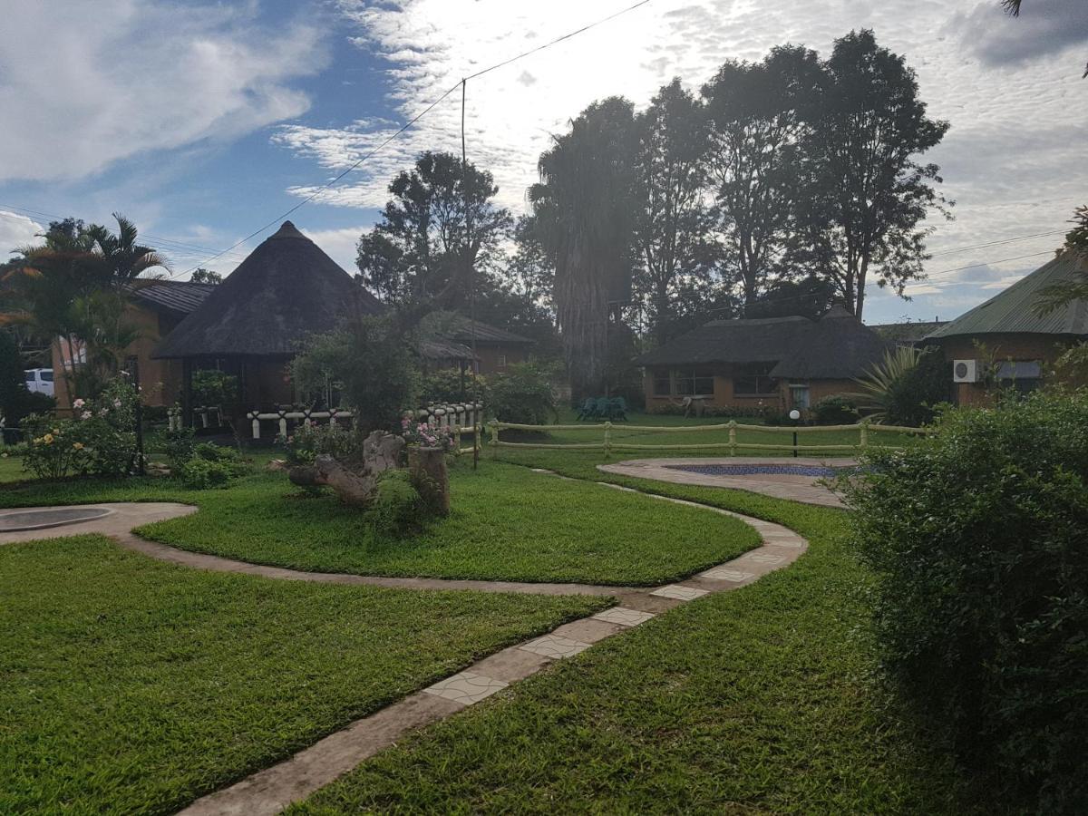 Reed Mat Lodge لوساكا المظهر الخارجي الصورة