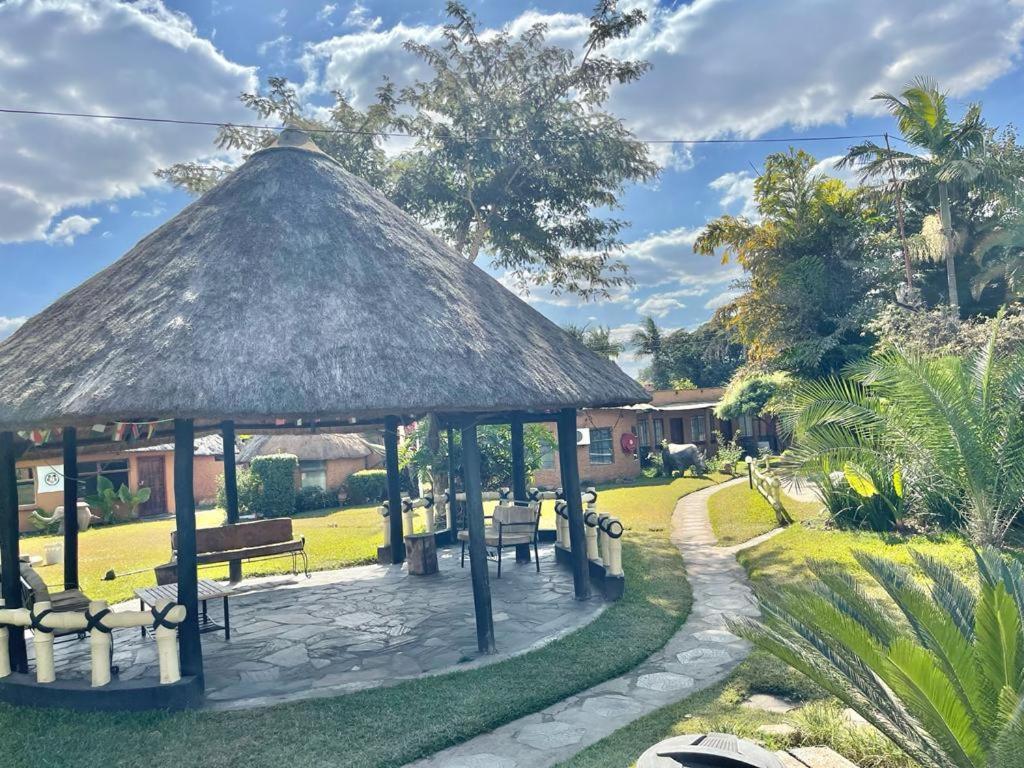 Reed Mat Lodge لوساكا المظهر الخارجي الصورة